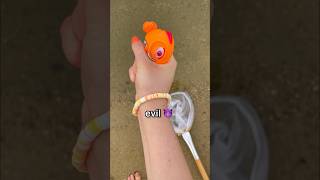 LOOKING FOR FIDGETS at the BEACH! ๐๐ฑ๐ *weird amazon fidgets*