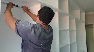 Como instalar cabides em guarda roupa de gesso?