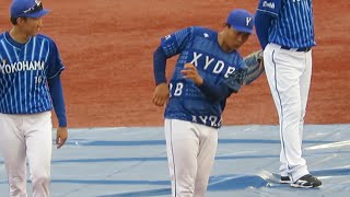 【祝ノーヒットノーラン】今永昇太、練習中にふざけだすw