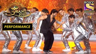 Farhan Akhtar ने किया सबको अपने Dance से हैरान | Umang 2022 | Performance