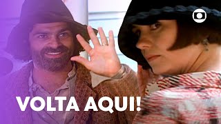 Catarina dá perdido em Petruchio e ele sai correndo atrás da amada 😅 | O Cravo e a Rosa | TV Globo