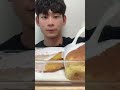 빵에 우유를 말아서 먹으면 맛있을까 shorts