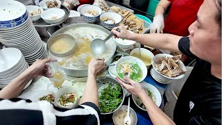 Quán Miến Gà Ta Lầu Đời Gần 20 Người Đứng Bán Được Michelin Bình Trọn đông nghẹt khách ở Sài Gòn