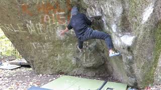 Dièdre du Velo v5 - Val David Bouldering