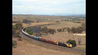 Australian streamliner diesel locomotives 42103 \u0026 4204 - \