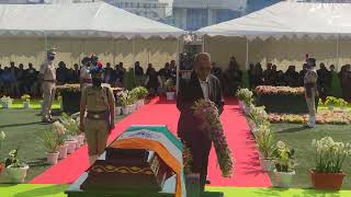 @MeghalayaMonitor: Speaker Metbah Lyngdoh pays floral tribute to JD Rymbai