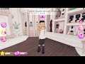 Letting SIRI PICK My OUTFIT In DRESS To IMPRESS Roblox!