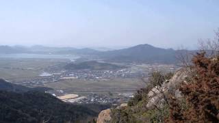 楞厳寺山登山　途中の展望岩から眺める風景