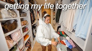 getting my life together living in NYC (grocery shopping, cleaning + decorating, throwing a party)