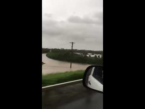 Residents In Mackay Urged To Evacuate After Cyclone Debbie - YouTube