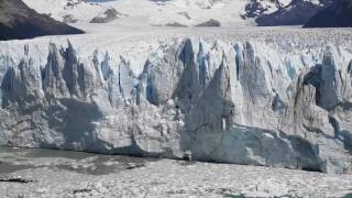 Impresionante desprendimiento del glaciar Perito Moreno