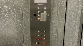 Awesome Fujitec Service Elevator @ 900 N Michigan - Chicago, IL.