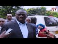 police blockade fails besigye s travel to south africa