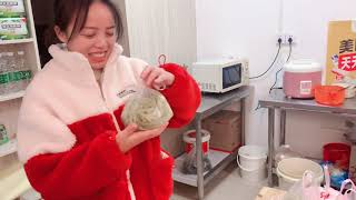 小婷怀孕后待遇好，一说饿了小胖半夜做夜宵，这老公选对了