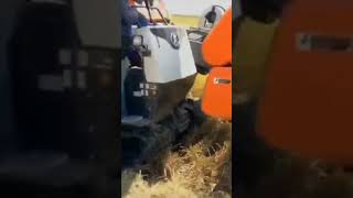 DC93 harvester Kubota.. 3.8 turbo diesel engine. di ka mabibitin sa lakas.. rice anihan is life ❤️👍