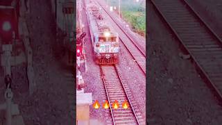 WAG 9 Madly Honking \u0026 Pulling Oil Tankers at Top Speed 🔥