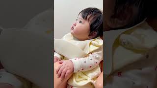 사과를 처음 먹어본 아이의 반응 #baby #아기 #7개월아기 #cute #아기쇼츠 #babycute #아이셔 #이유식시작 #이유식준비물 #이유식레시피 #이유식레시피