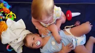 Baby Twins Fight (funny video)