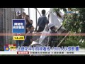 【中視新聞】午後暴雨 看板倒砸行進中北捷車廂 20150613