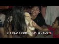 初めての外出で人に囲まれるゴールデンレトリーバー子犬。 popular golden retriever puppy in cambodia