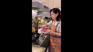 每次馋炖肉的时候就做#把子肉，酥香入味比红烧肉好吃#哇又便宜又好吃 #天儿冷吃点啥