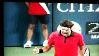 Roger Federer between the legs shot vs. Djokovic 2009 US Open Semi-Finals