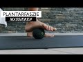 Plantarfaszie massieren mit dem Blackroll Ball - Fußmuskulatur lockern