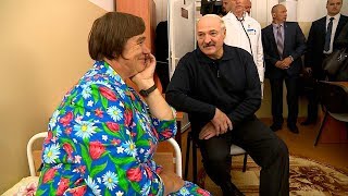 Лукашенко посетил городской поселок Копысь Оршанского района