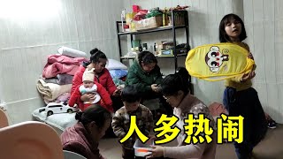 大嫂回來家裡熱鬧了，3個兒媳4個孫子都在身邊，婆婆臉上笑開了花【農人家三嫂】