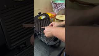 How to Make an egg sandwich in the sandwich maker when no gas