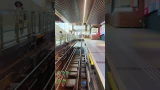 香港の新しいピークトラムを一番後ろの席で New Peak Tram in Hong Kong