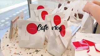 [카페 브이로그] 디저트샵 오픈 첫날 / 휘낭시에, 블루베리 쿠키 만들기 cafe vlog