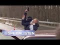 Geisterfahrer! Geiselnehmer mit Waffe rammt Polizeiauto! | Auf Streife - Die Spezialisten | SAT.1 TV