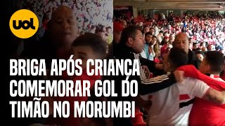 TORCEDORES do São Paulo BRIGAM após CRIANÇA comemorar gol em MAJESTOSO