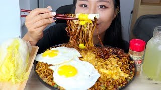 고스트페퍼 짜계치에 백김치 리얼사운드 먹방 (사천 짜파게티+치즈+계란) Cheesy Spicy Jjapaghetti Real Sound Mukbang