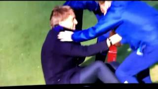 Mancini struck by Andreolli - Mancini pallonata da Andreolli - Inter Genoa