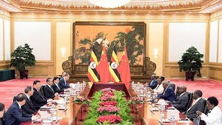 President Xi holds talks with Ugandan President Museveni