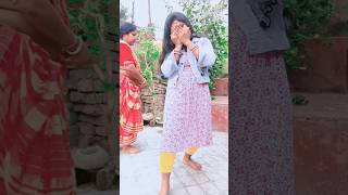 পিছনে মা চলে এসেছে #viral #shortvideo #lovestatus #subscribe