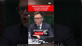 Kowalski wdarł się na mównice. Starł się z Hołownią