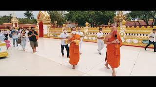 พระครูสุตเจติยานุรักษ์ นำคณะผู้แสวงบุญถวายผ้าห่มพระธาตุพนม @ฮักนะธาตุพนม