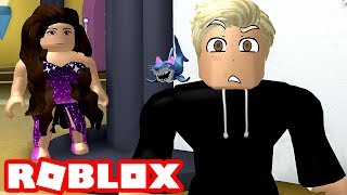 I Accidentally Walked Into The Girls Bathroom Roblox Royale High Roleplay - zacharyzaxor roblox hater