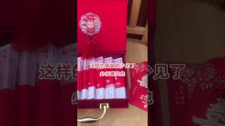 弟弟結婚，舅舅是大老板，在禮單上給了200塊錢，我點不高興，回家后他單獨給弟弟封了60000的紅包，說禮單上要還，這個不用還，親情無價……#祝福一對新人喜結良緣#今天是個好日子#婚禮現場