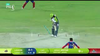 PSL 2021: Watch how Amir feeds off Karachi crowd's energy to take Denly's wicket