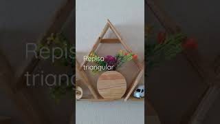 Manualidades faciles para hacer en casa repisa triangular con palitos de madera cuadrados #homedecor