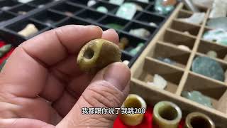 古玩交流 老板手上有老货胖过实在拿不下 几句话逗得老板捧腹大笑。#古玩 #收藏