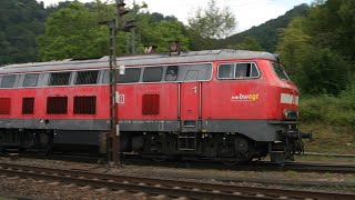 218 456 müht sich einsam und alleine am IC119 in den Bahnhof Geislingen an der Steige