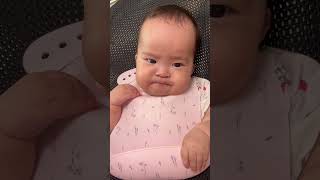 はじめてのバナナ【7か月】#shorts #赤ちゃん #baby #離乳食 #first #babyfood #banana