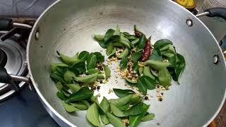 கறிவேப்பிலை மிளகு குழம்பு / How to prepare Curry Leaves Pepper Curry😋