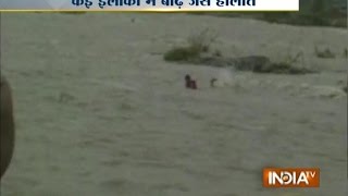 Jammu \u0026 Kashmir Flash Flood: 22 People Trapped, Alert Sounded - India TV