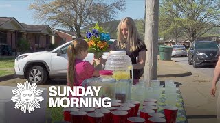 A lemonade stand brings an Alabama community together to mourn